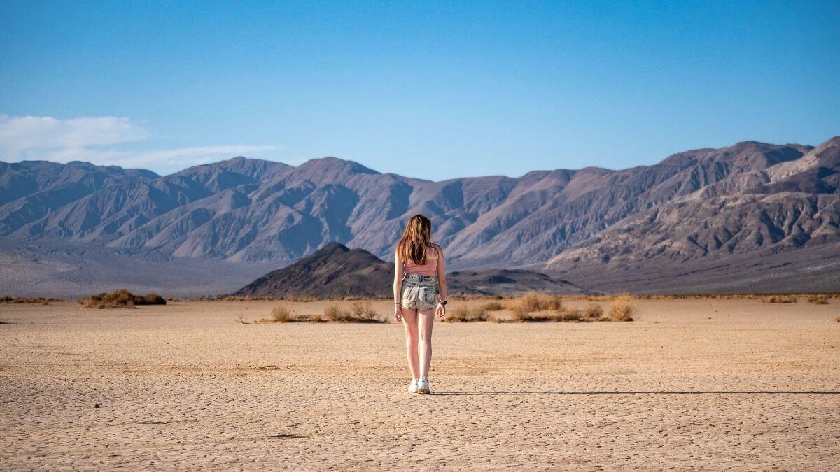Death Valley Instagram captions & quotes - featured image
