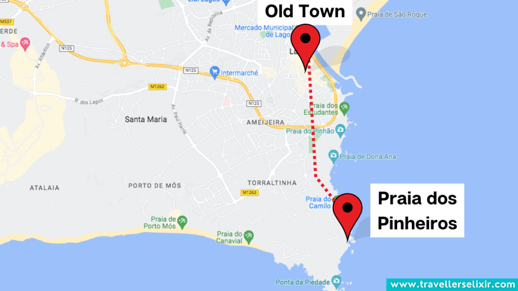 Map showing the location of Praia dos Pinheiros in Lagos.