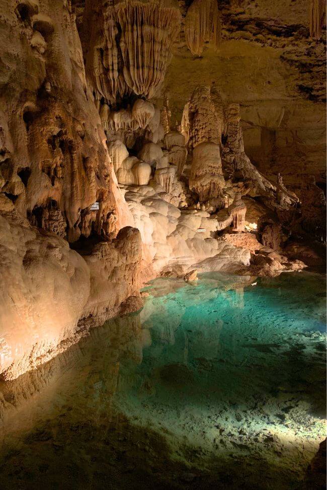 natural bridge caverns