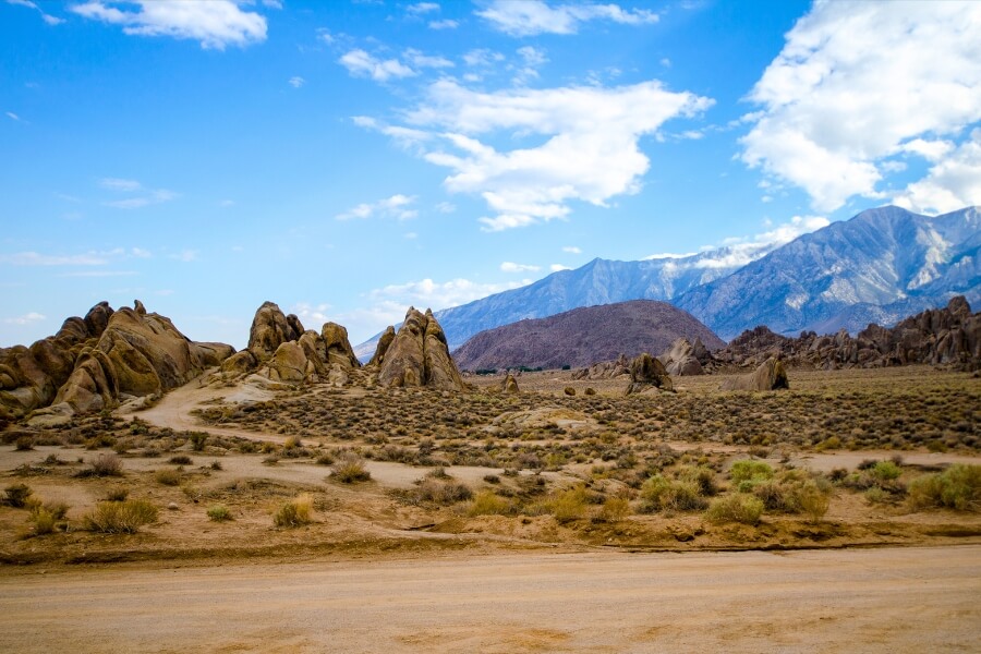 Alabama Hills Recreation Area in Lone Pine California. Many West (1)