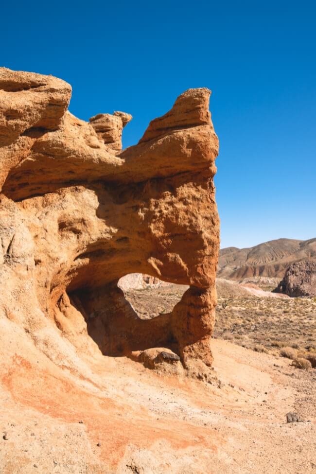 Rock Canyon arch view. Red Rock Canyon State park, California (1)