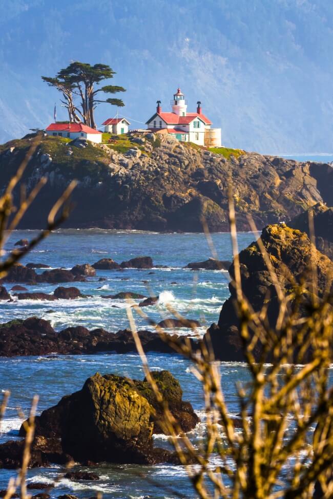 batery point lighthouse crescent city